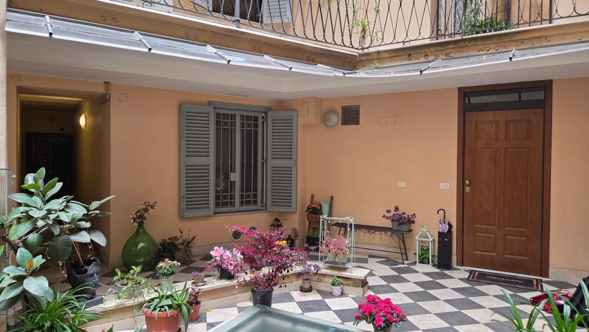Colosseum Historic Apartment - 17Th Century Building — Foto 3